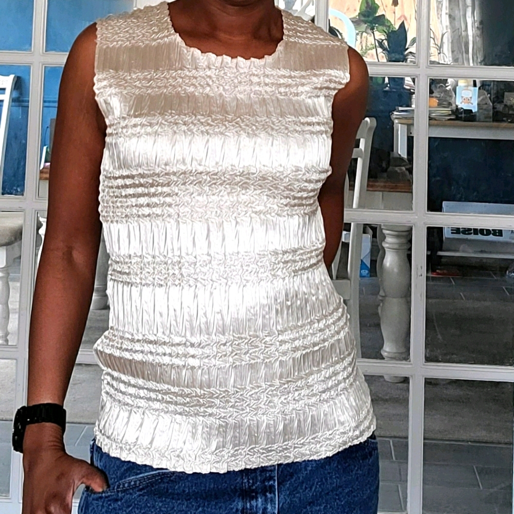 (2) 90s Plisse, Sleeveless Blouses!